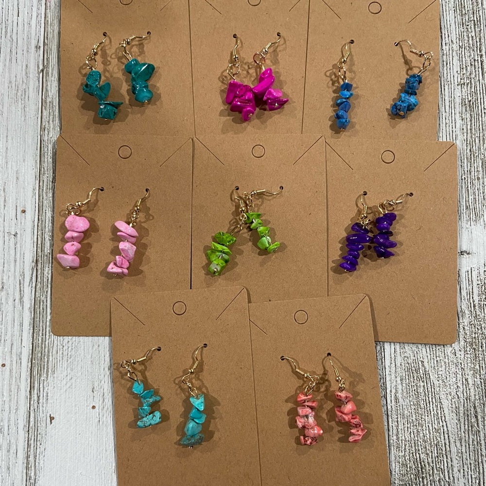 Stone dangle earrings